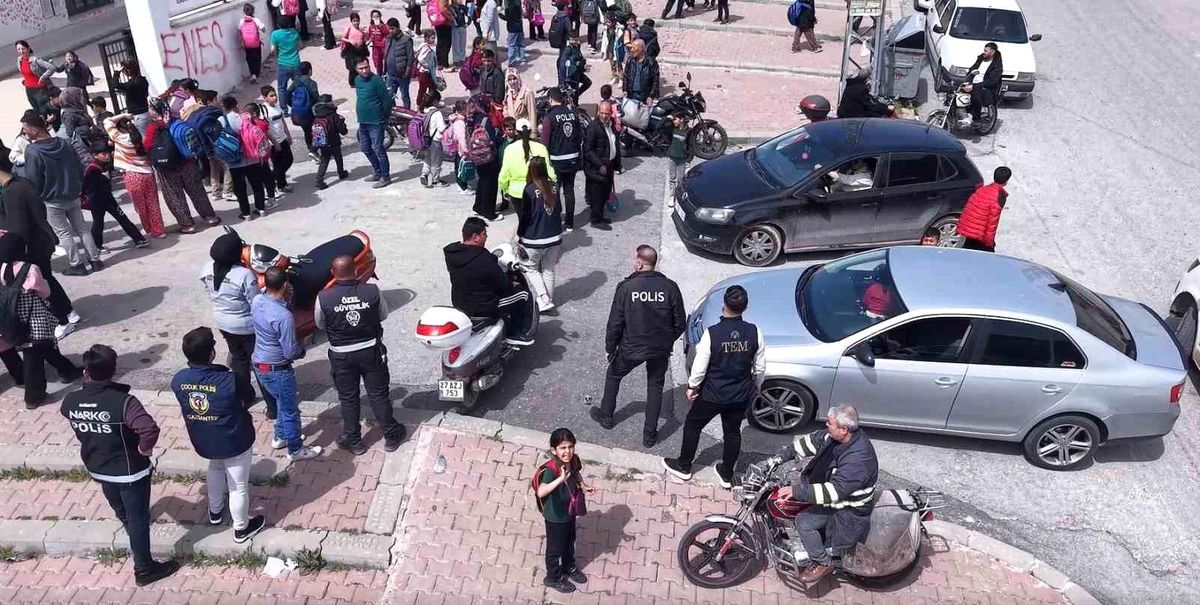 Gaziantep'te okul çevrelerinde dron destekli sıkı denetim