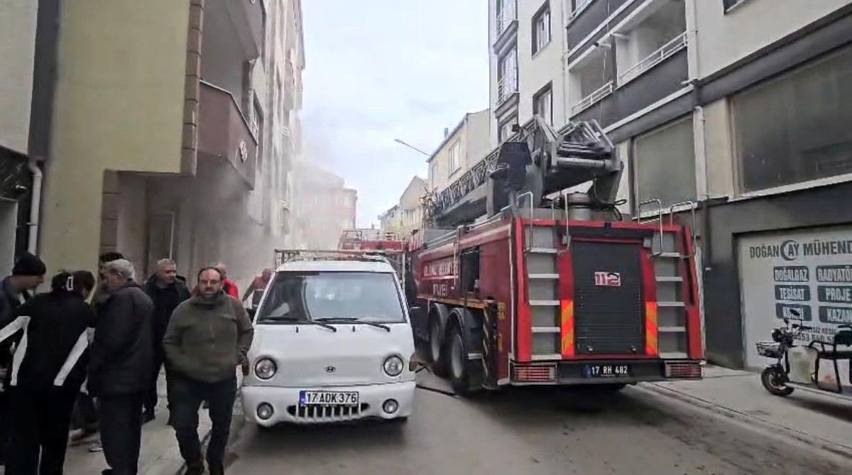 Gelibolu'da apartmanda çıkan yangın korkuttu