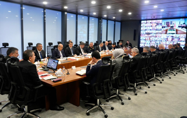 İçişleri'nde kritik toplantı: Okulların çevresinde güvenlik artırılacak, erken uyarı mekanizmaları güçlendirilecek 6 icislerinde kritik toplanti ok 19754309 6792 4 m
