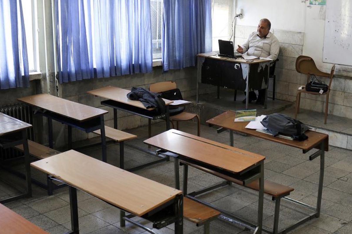 İran'da ülke genelindeki tüm okullarda uzaktan eğitime geçildi