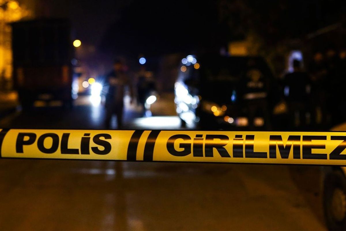 Seyir halindeki araçtan ateş açıldı, mermiler okula isabet etti