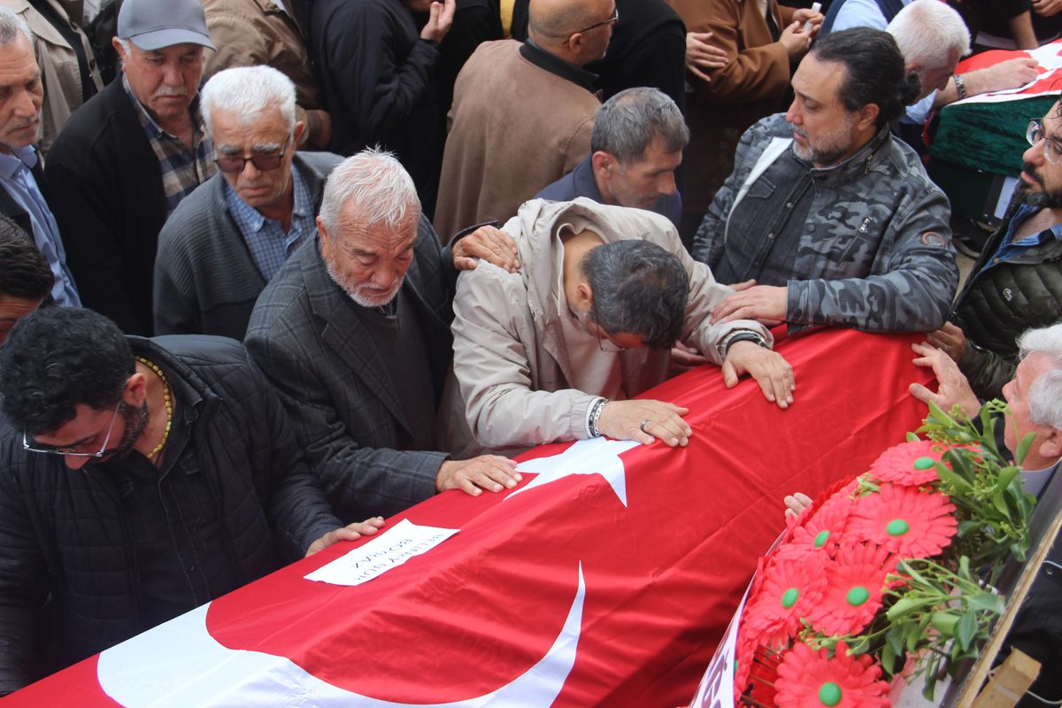 Saldırıda ölen 4 öğrenci gözyaşları içerisinde uğurlandı