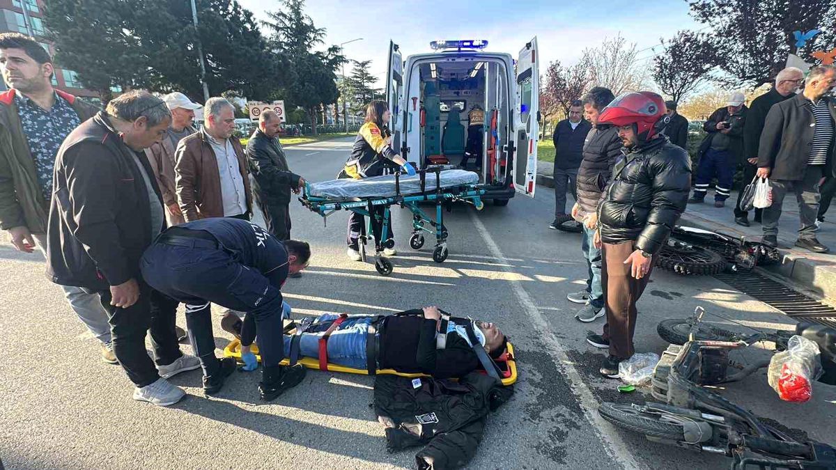 Samsun'da motosiklet ile elektrikli scooter çarpıştı: 2 yaralı