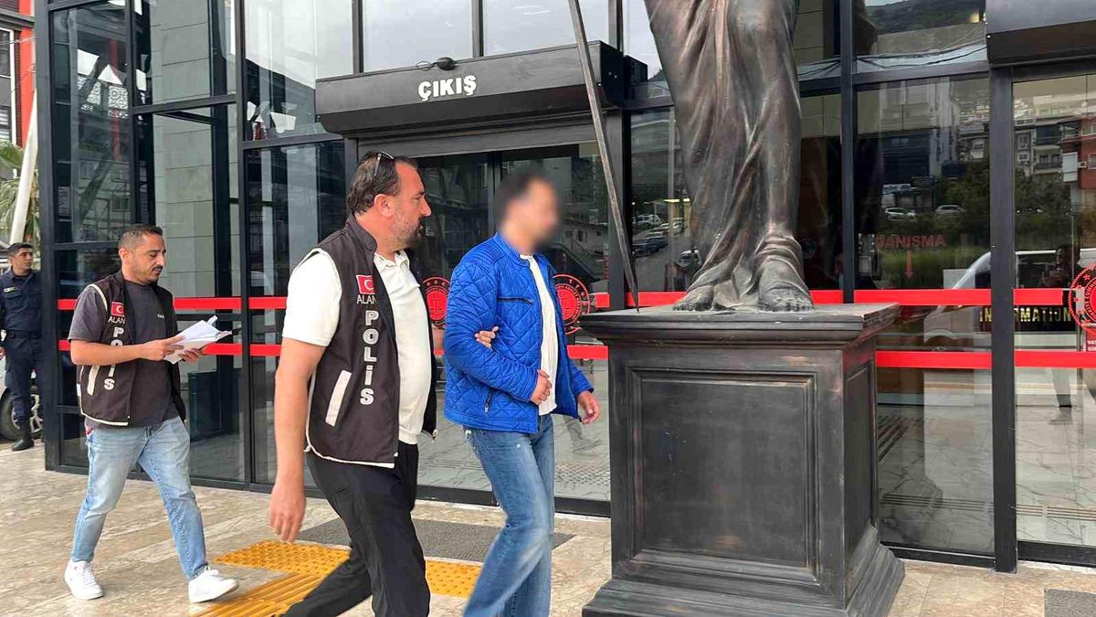 Alanya'da sosyal medyadan cumhurbaşkanına hakaret eden şahıs tutuklandı