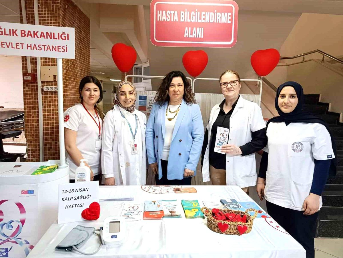 Aydın'da Kalp Sağlığı Haftası'nda farkındalık standı yoğun ilgi gördü