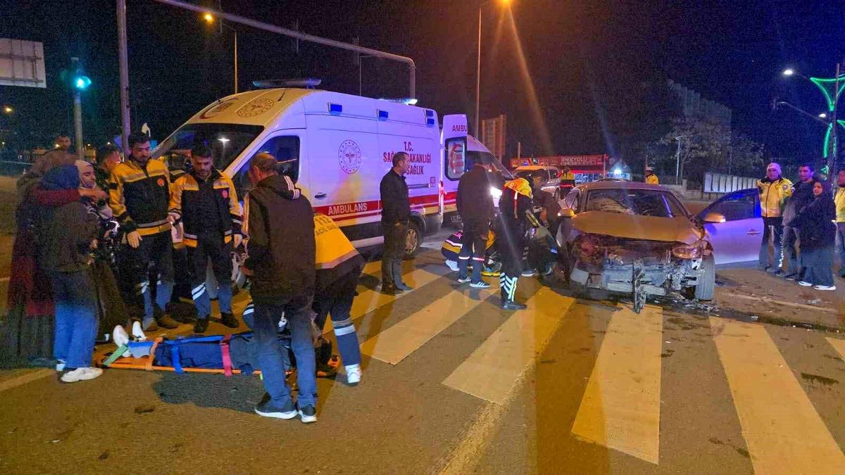 Bingöl'de trafik kazası: 5 yaralı