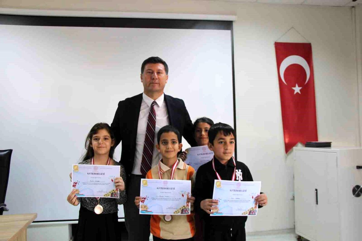Cizre'de akıl ve zeka oyunlarında geleceğin dahileri ödüllendirildi