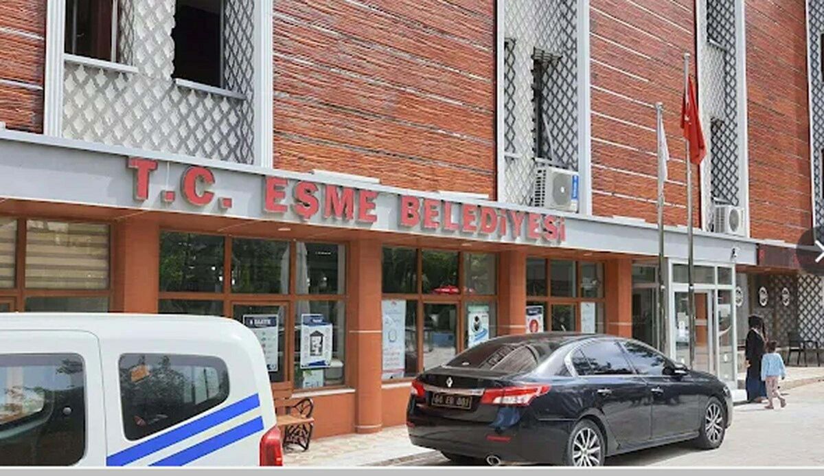 Eşme Belediyesi'ne 'irtikap' soruşturması: Başkan ve eşi dahil 5 gözaltı