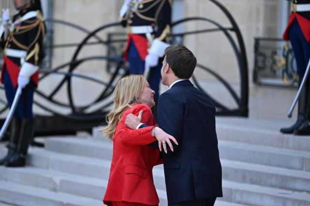 fransada first ladyyi cileden 50a9a6c0ba 1896 4 m