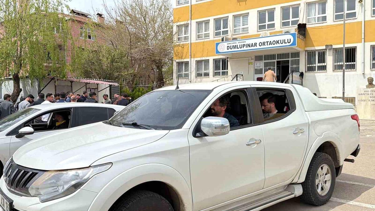 Müdür yardımcısına bıçakla saldırı iddiası