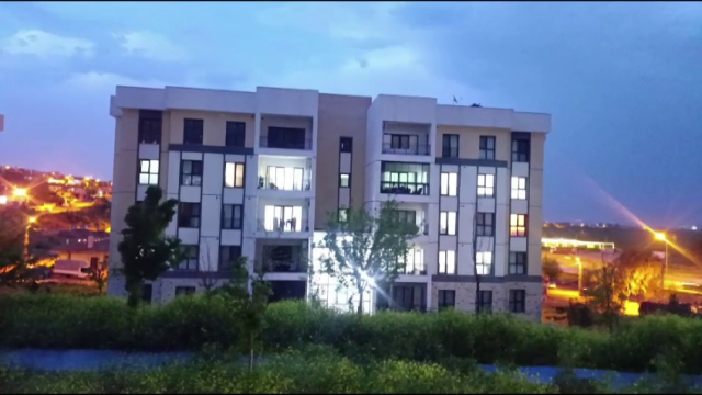 polis memurunun kizi babasina 19760153 1168 1 m