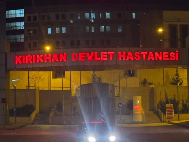 polis memurunun kizi babasina 19760153 2951 2 m