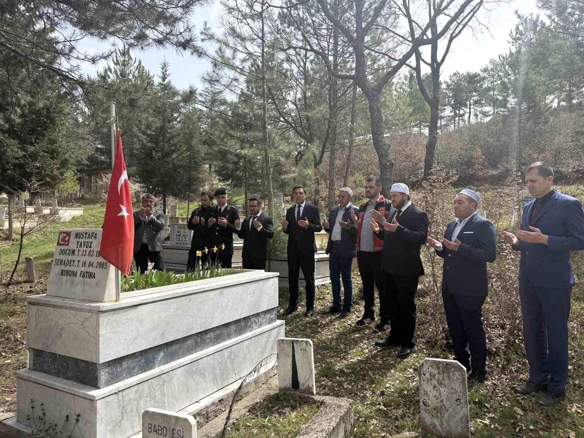 Şehit Polis Memuru Mustafa Yavuz mezarı başında anıldı