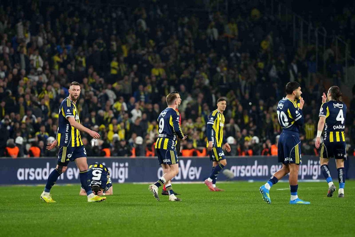 Trendyol Süper Lig: Fenerbahçe: 2 Çaykur Rizespor: 2 (Maç sonucu)