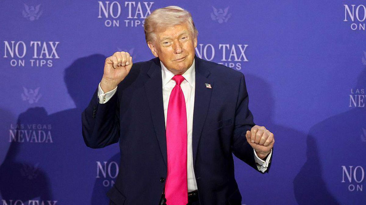 ABD'nin Hürmüz ablukası başladı: Trump 'İran'ın hücumbotlarını yok ederiz' dedi