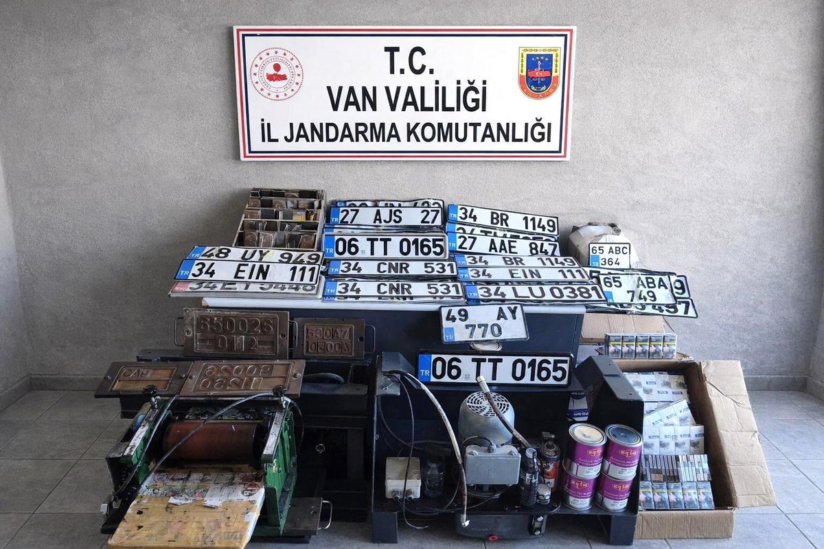 Van'da sahte sahte plaka basanlara operasyon