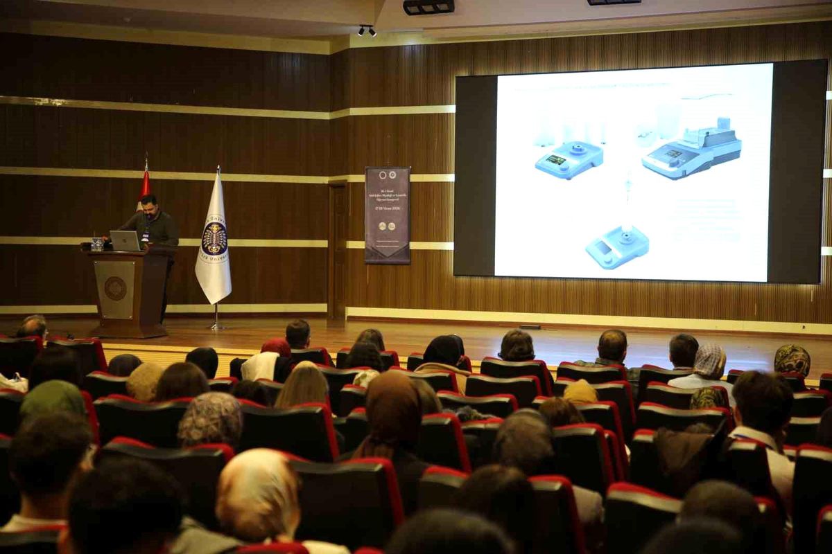 Atatürk Üniversitesi'nde "Moleküler Biyoloji ve Genetik" zirvesi