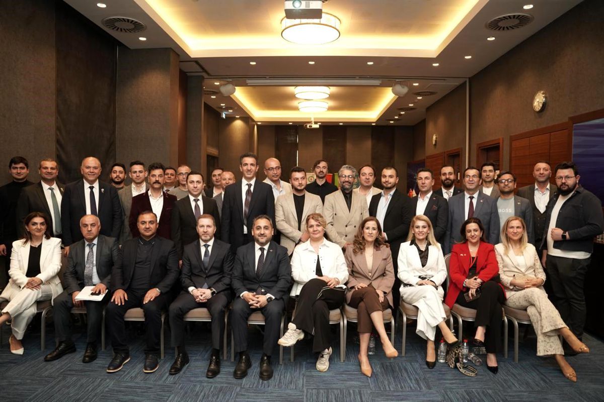 Azerbaycan yatırım fırsatları, İzmir'de masaya yatırıldı