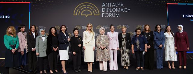 emine erdogan dan filistinli cocuklarin egiti 10 19761613 o