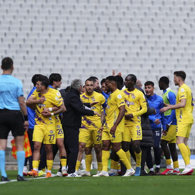fatih karagumruk ve eyupspor k 4cec1e5083 2673 1 m