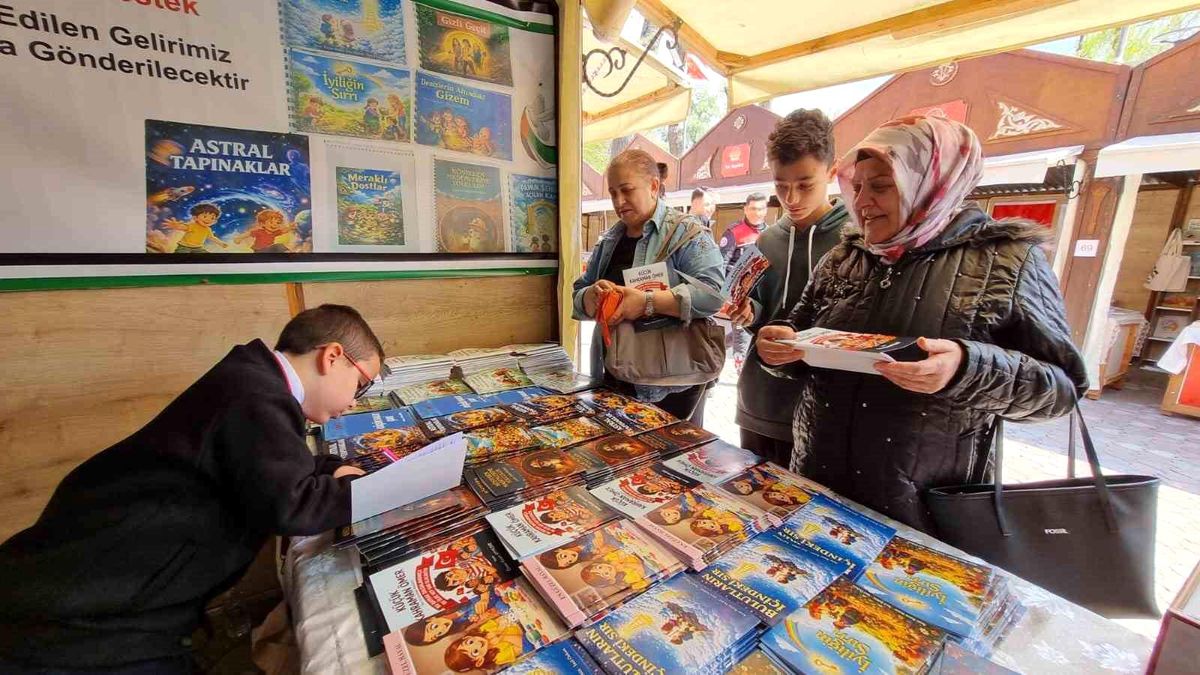 Filistinli akranları için hayal dünyalarını satırlara döktüler