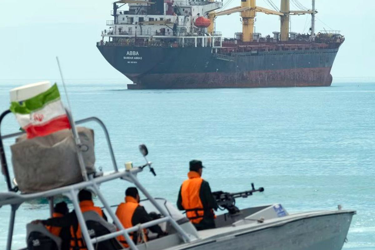 İran, Hürmüz Boğazı'nı yeniden kapattı