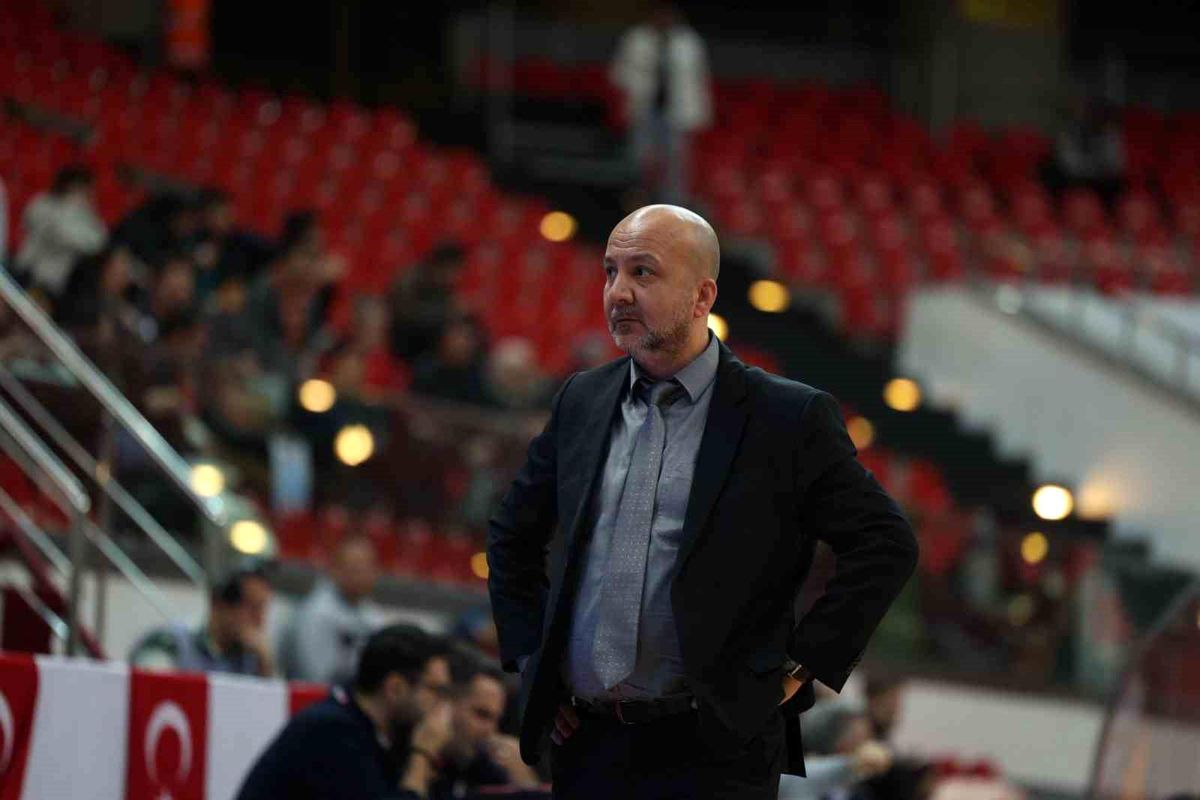 Melikgazi Kayseri'de Emre Özsarı ile yollar ayrıldı