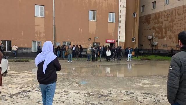 okulun bahcesine yildirim dustu 2 cocuk oldu 19761254 o