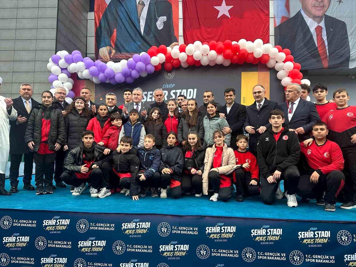 Sinop Şehir Stadı'nın açılışı yapıldı