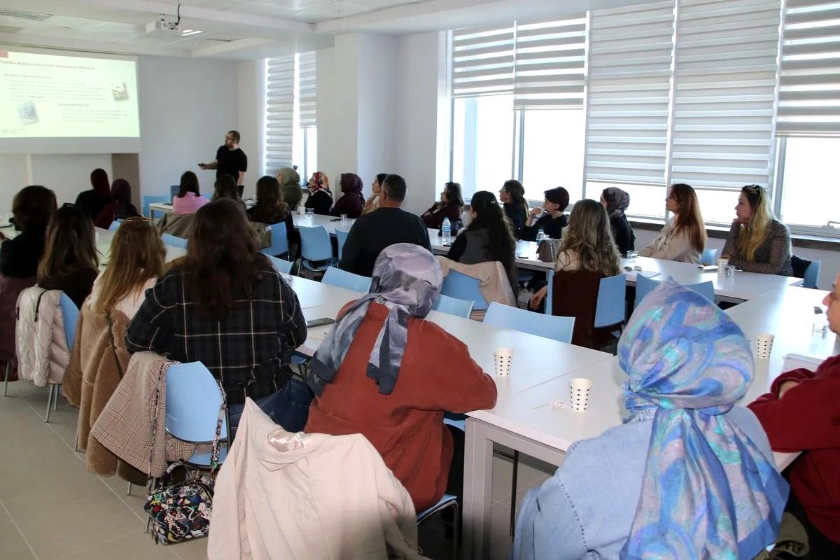 Sinop'ta uzman hekimlerden aile hekimlerine eğitim desteği