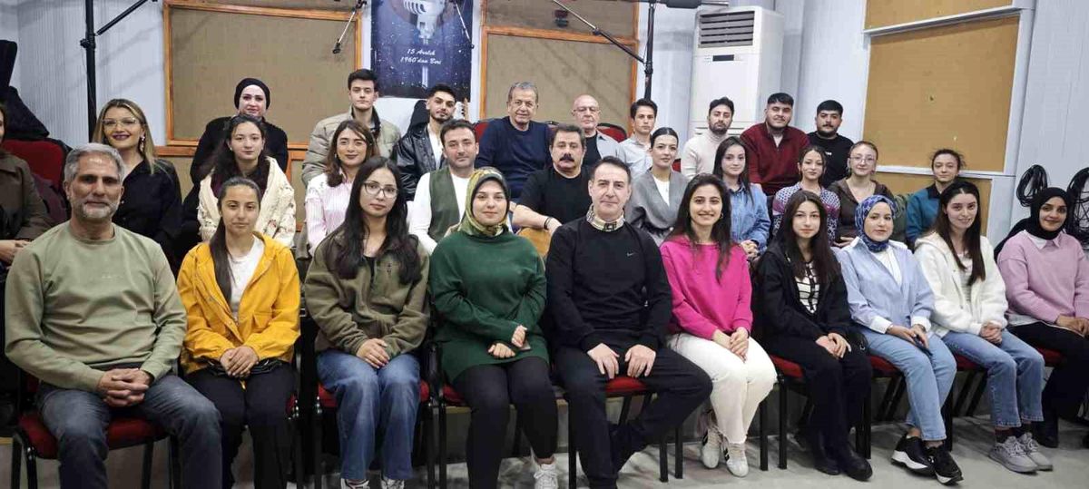 TRT Erzurum Radyosu'nda ustalar ile gençler buluştu