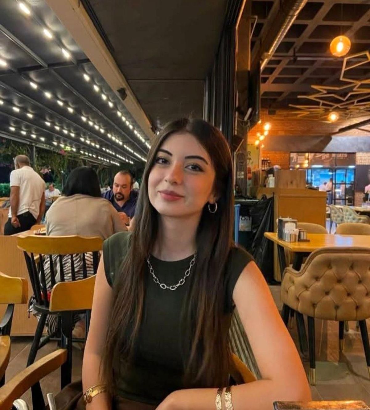 Alev alan otomobilde hayatını kaybeden 25 yaşındaki doktor son yolculuğuna uğurlandı