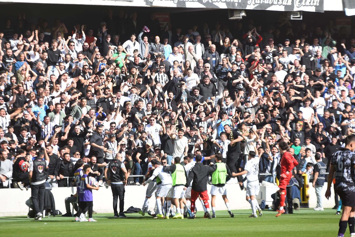 Altay, Özgür ve Deniz'in golleriyle ligde kaldı