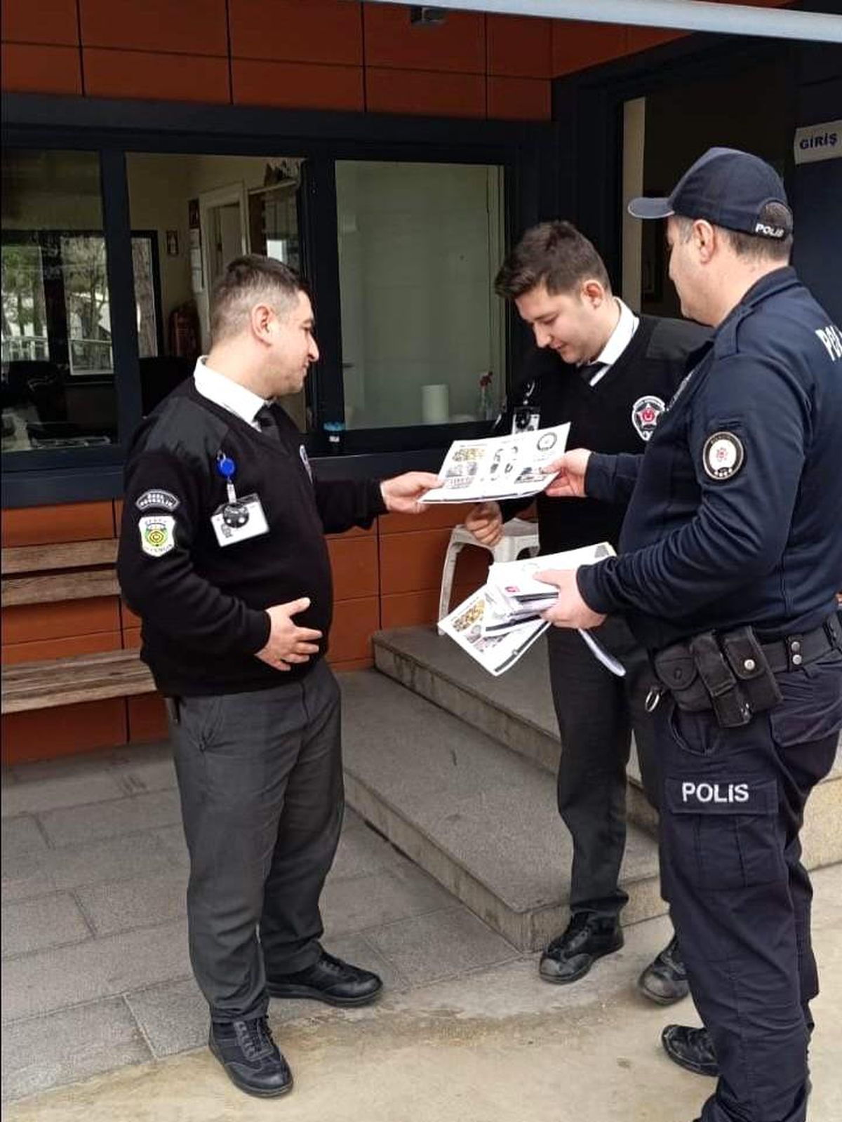 Bilecik'te özel güvenlik görevlilerine KAAN uygulaması ve dolandırıcılık bilgilendirmesi