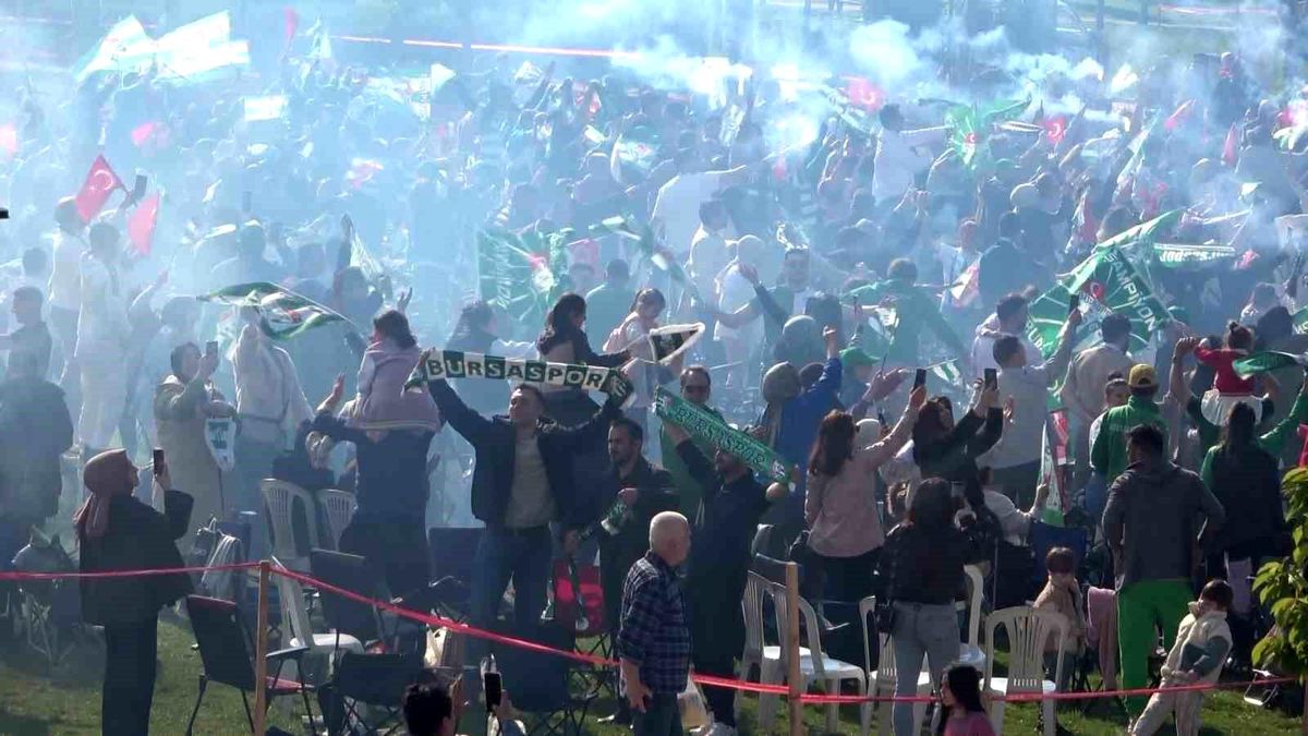 Bursaspor şampiyonluğunu böyle karşıladı