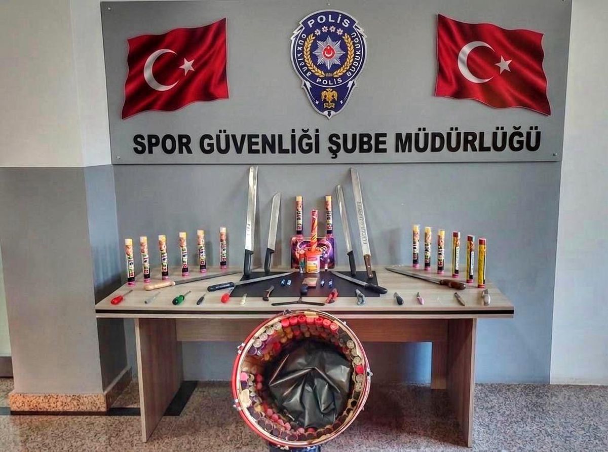Deplasman otobüsünden adeta cephanelik çıktı