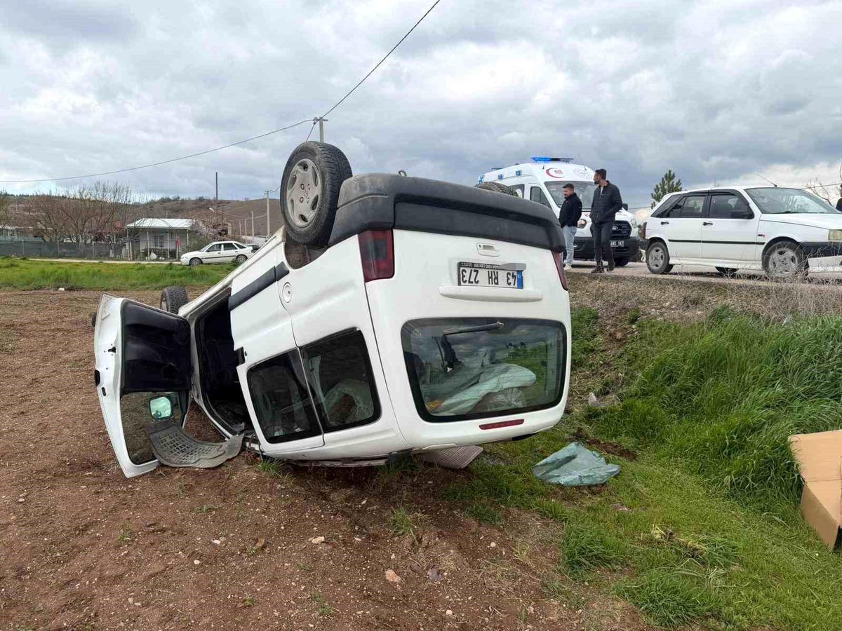 Eskişehir'de savrulan araç takla attı: 2 hafif yaralı