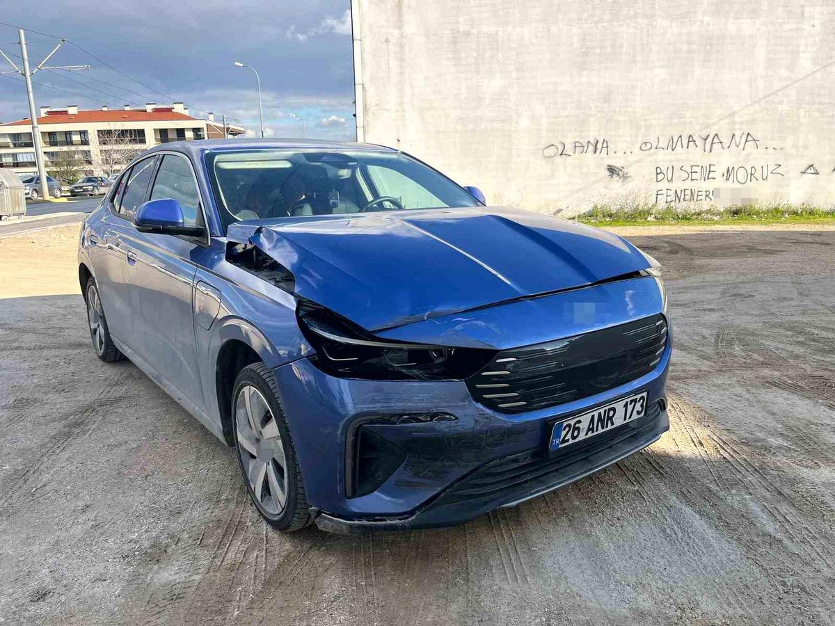 Eskişehir'de trafik kazasında 2 çocuk yaralandı