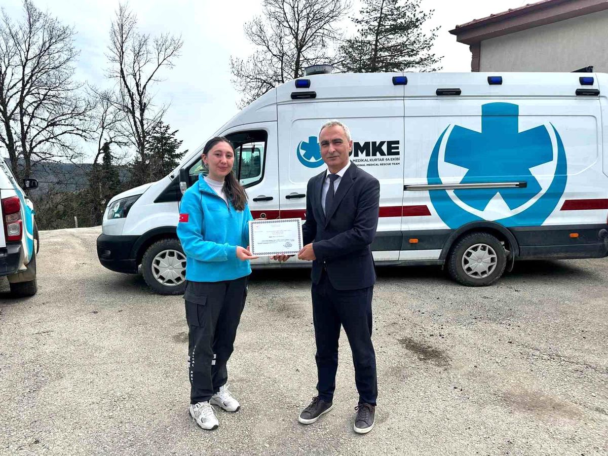 Karabük UMKE'den güç gösterisi: 16 yeni gönüllü ile afetlere hazırlık seviyesi arttırıldı