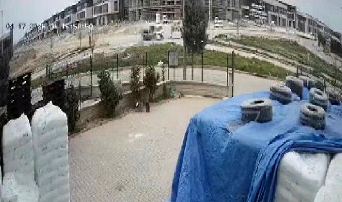 Kavşakta takla attıran kaza ucuz atlatıldı