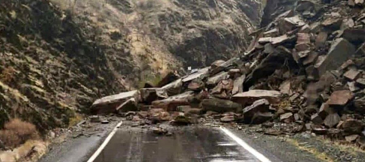 Şırnak'ta heyelan alarmı: Beytüşşebap yolu ulaşıma kapandı