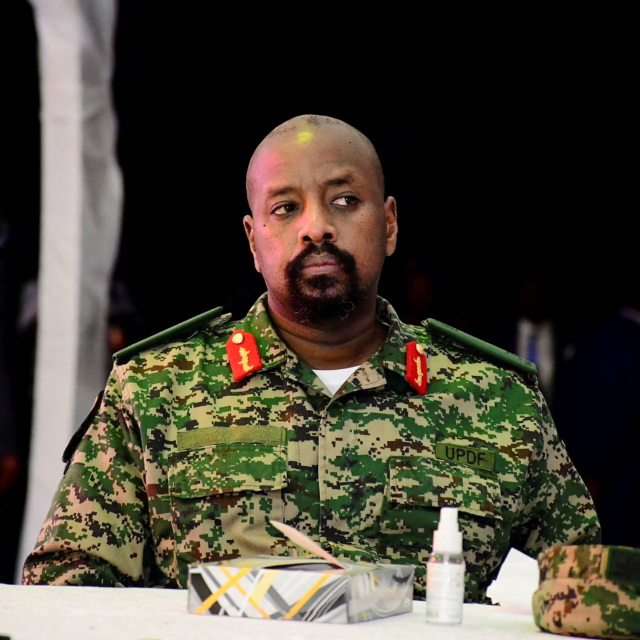ugandali general bir kez daha 19764711 1790 2 m