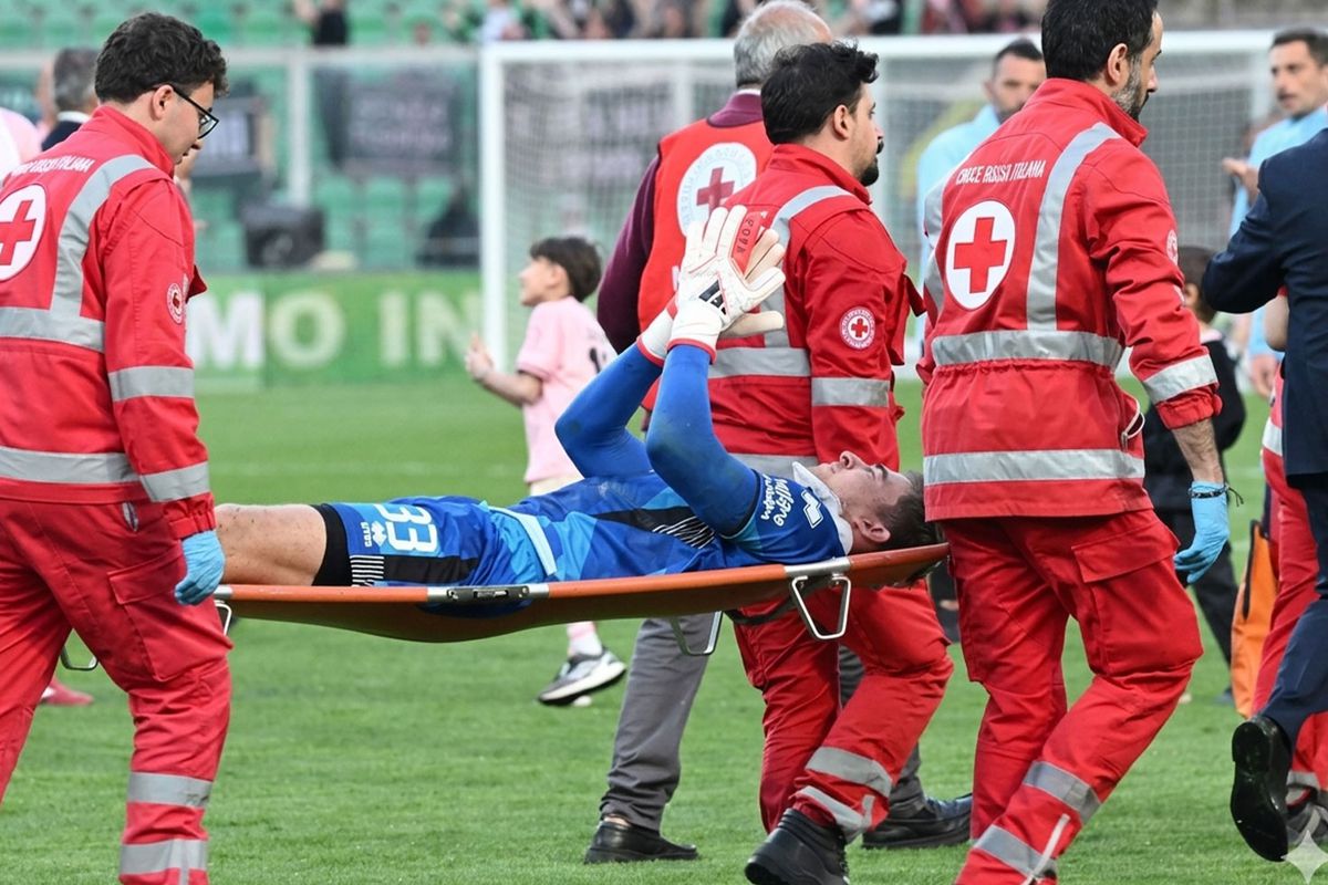 ABD'li kaleci Klinsmann'ın boynu kırıldı