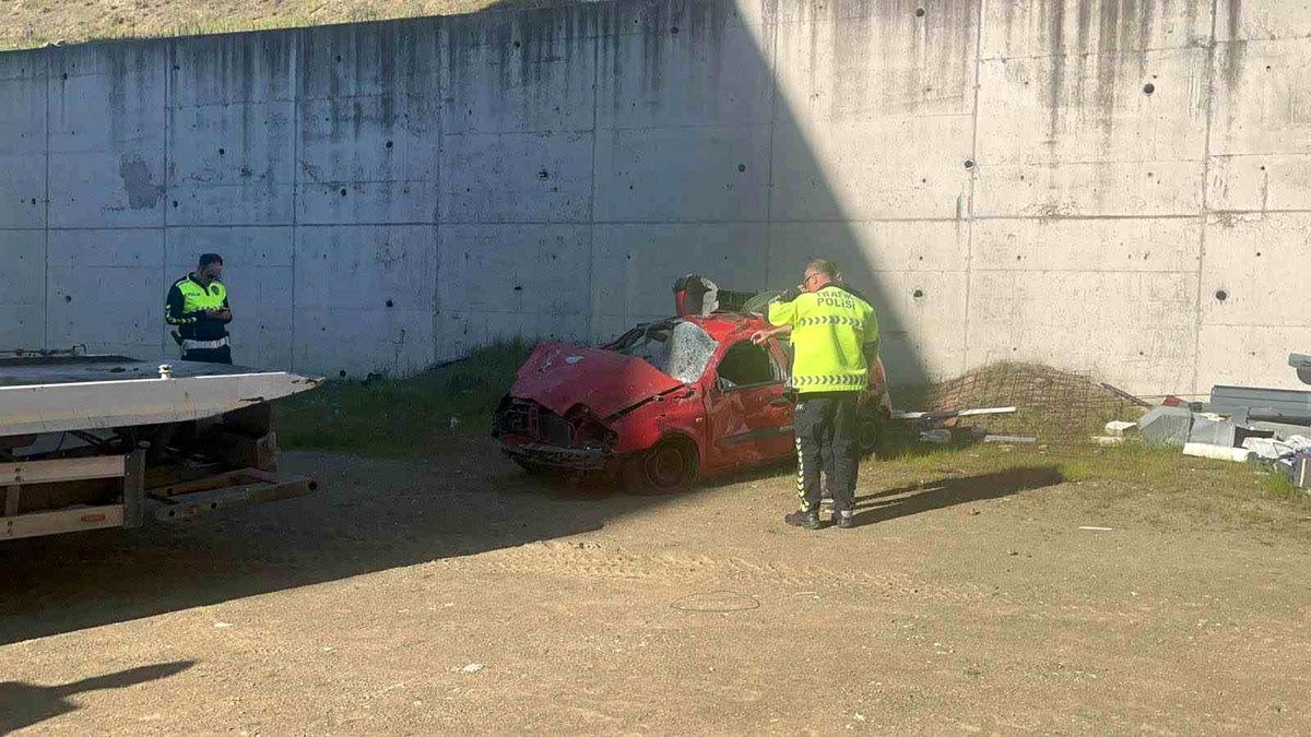 Düzce'de virajı alamayan otomobil bahçeye uçtu: 1 yaralı