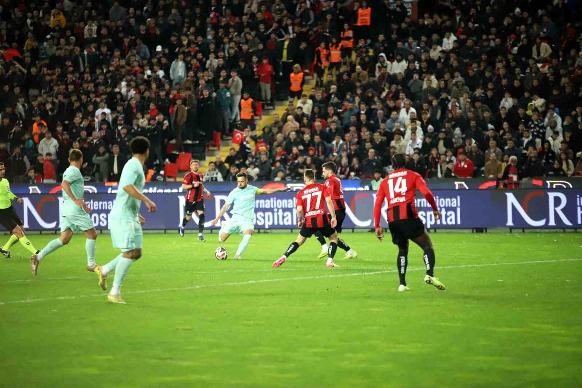 Trendyol Süper Lig: Gaziantep FK: 3 Kayserispor: 0 (Maç sonucu)