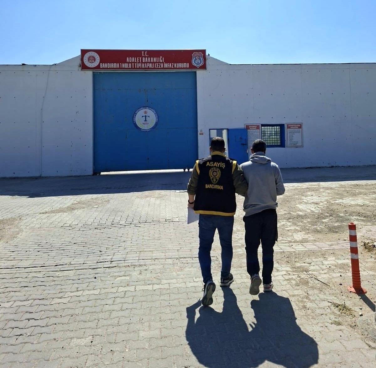 31 yıl hapisle aranan şahıs Bandırma'da yakalandı