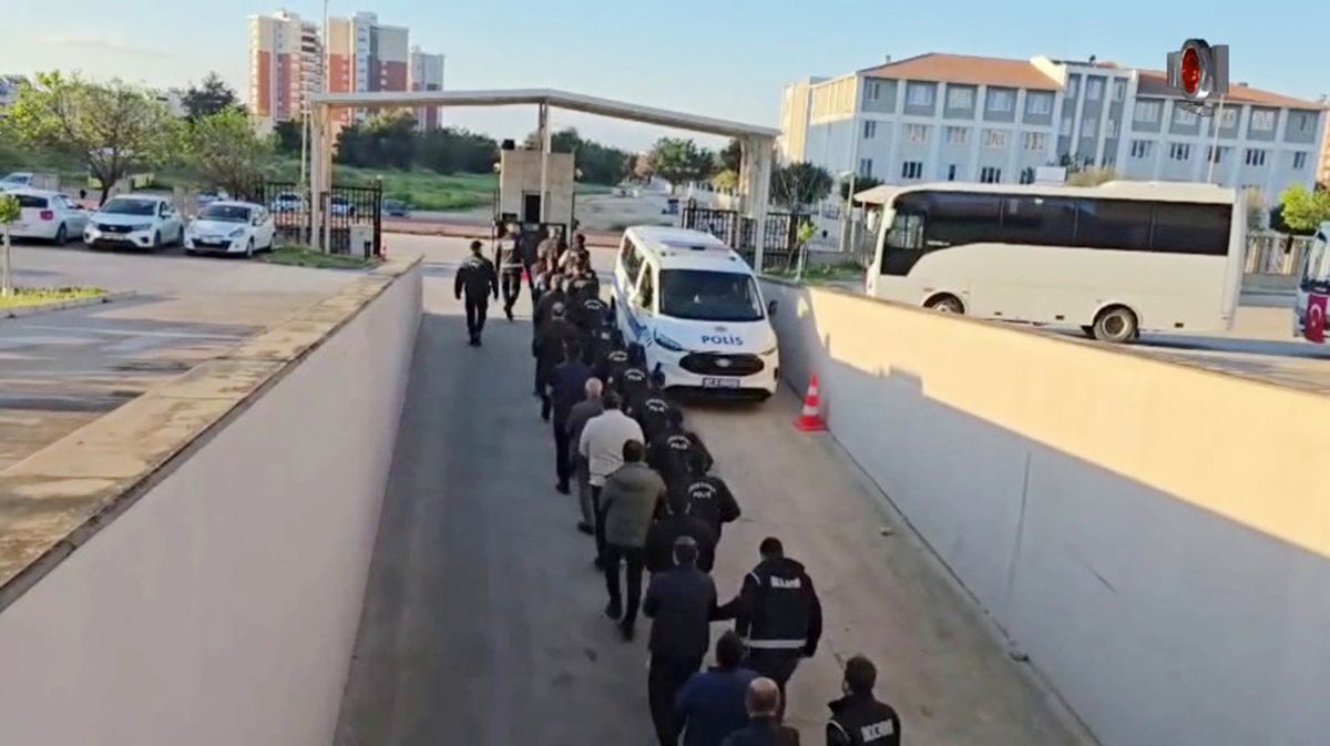 Demre'de 52 milyon TL'lik dolandırıcılık operasyonu: 18 tutuklama