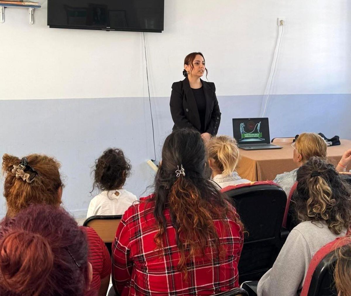 Adana'da hükümlülere yönelik aile ve bağımlılık eğitimi