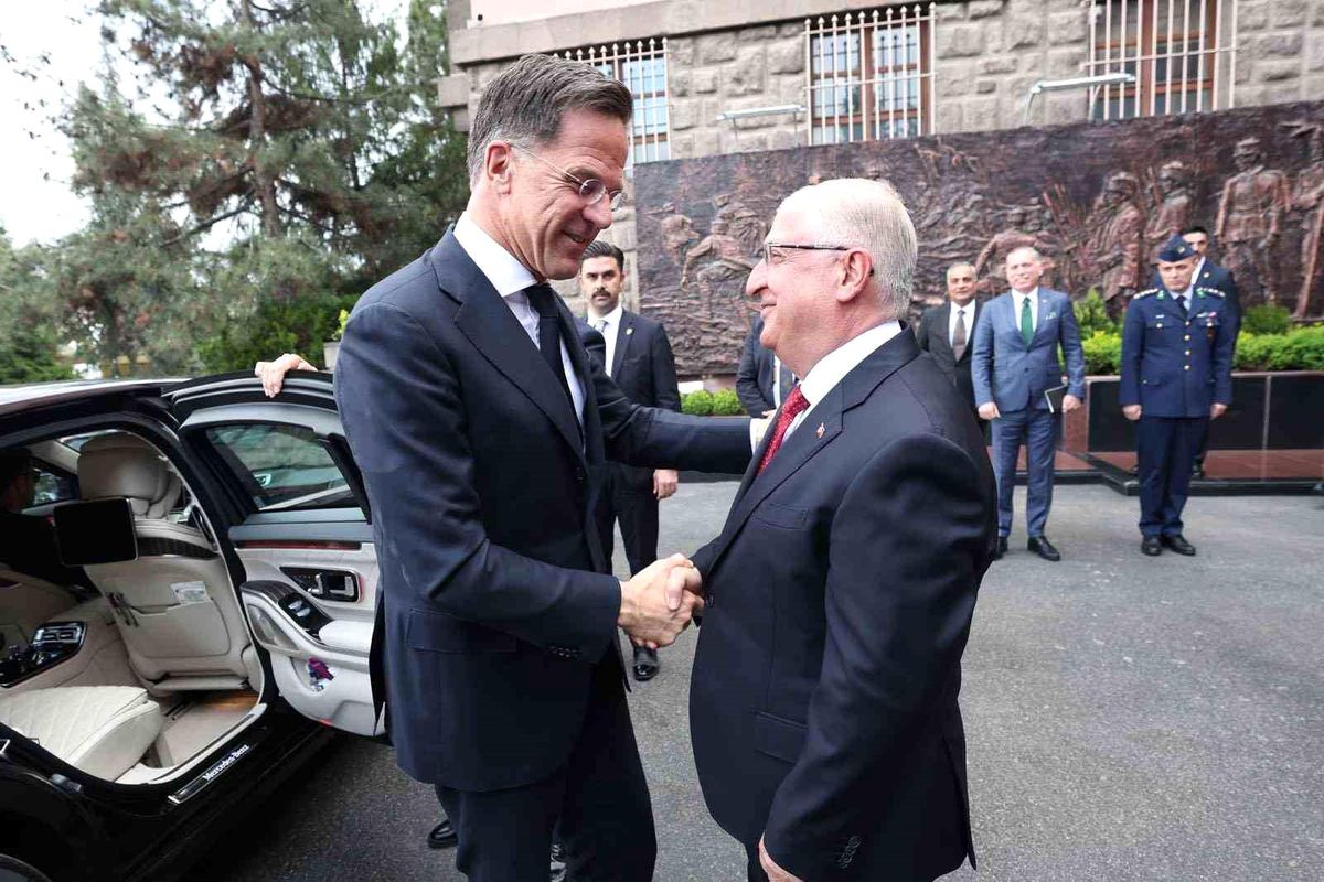 Bakan Güler, NATO Genel Sekreteri Rutte ile bir araya geldi