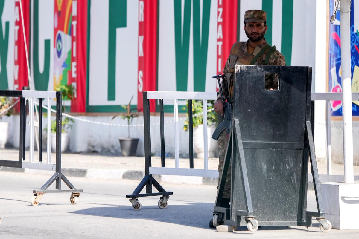 İran'ın Pakistan Büyükelçisi: Tehdit ve Baskı Altında Müzakere Yapmayız